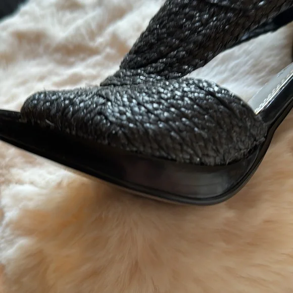 NEW WHITE HOUSE BLACK MARKET STRAW HEELS - Picture 3 of 7